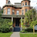 Exterior entrance of Washington Park Inn, Albany