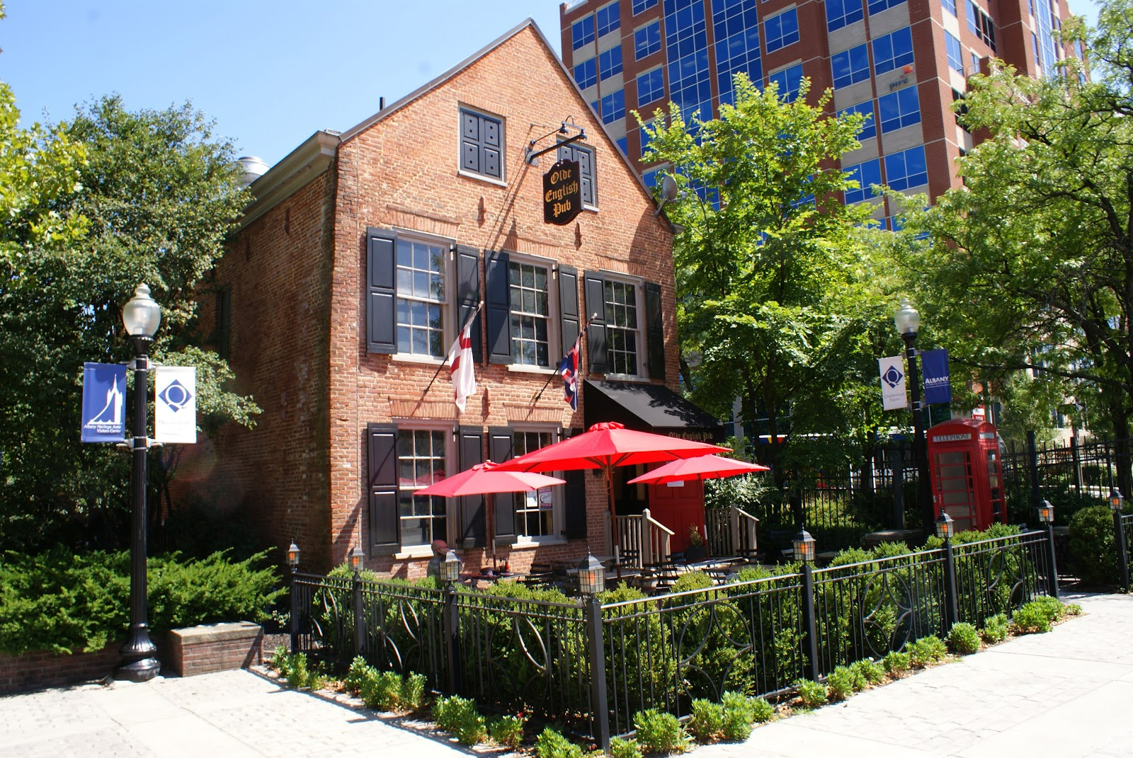 Olde English Pub outdoor dining area