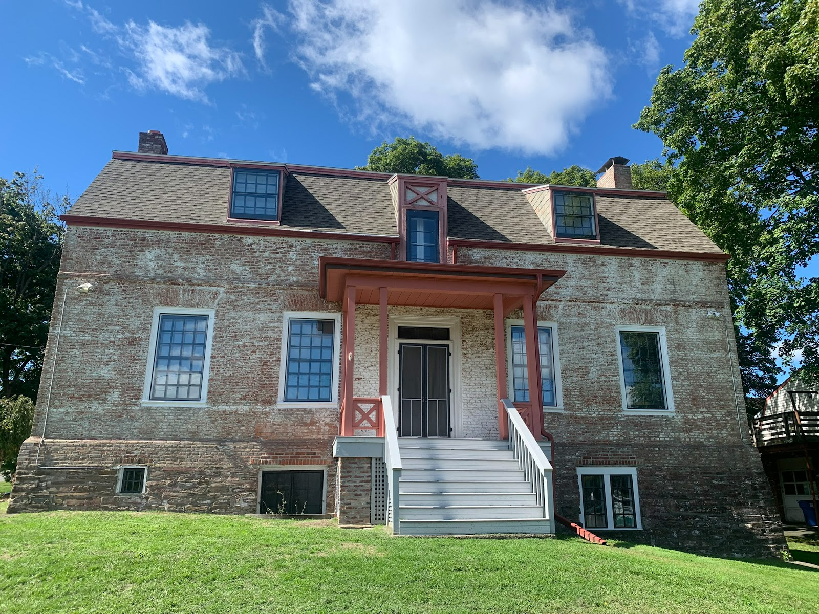 Van Schaick Mansion building exterior