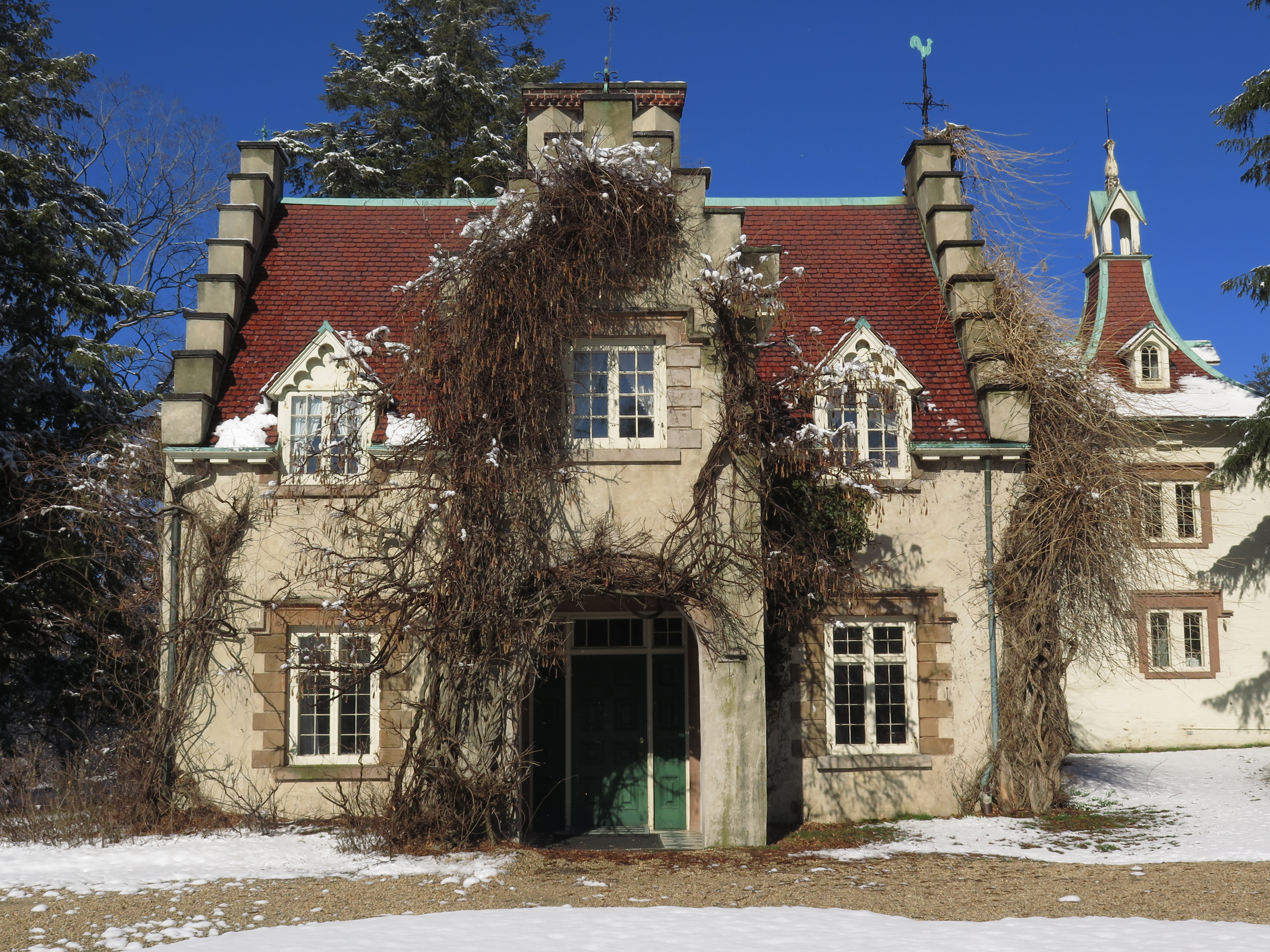 Sunnyside home with a dusting of snow.
