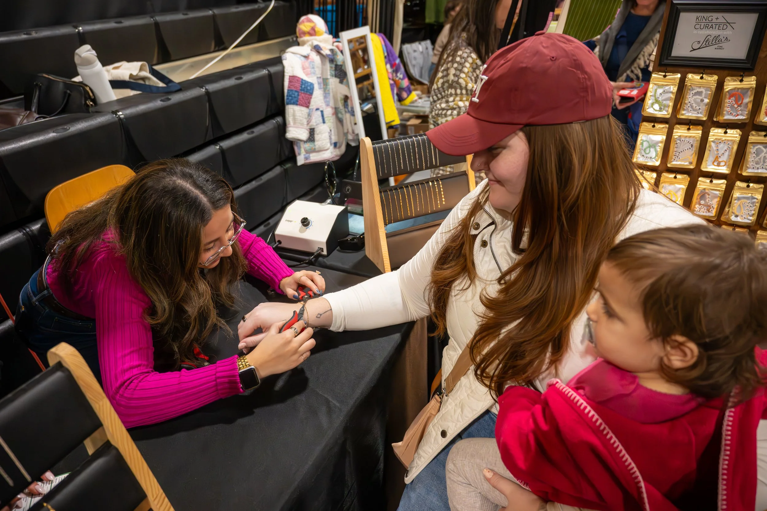 HV Hullabaloo Holiday Market