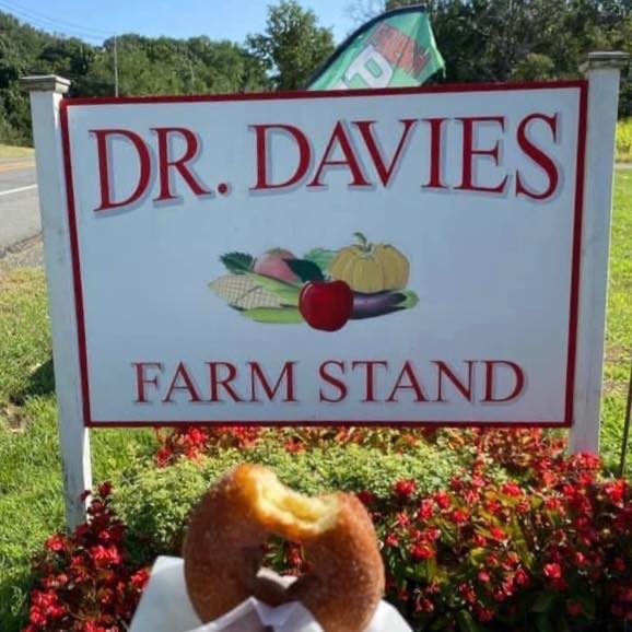 Dr. Davies Farm Stand sign