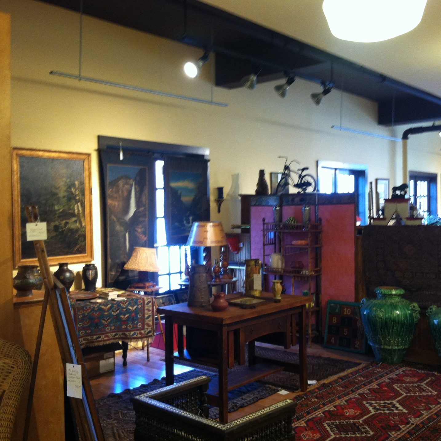 Interior of Tannersville Antique & Artisan Center